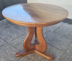 Runder Holztisch Nussbaum gebrauchter Zustand