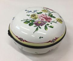 Dose mit Blumenmuster Porzellan Frankreich