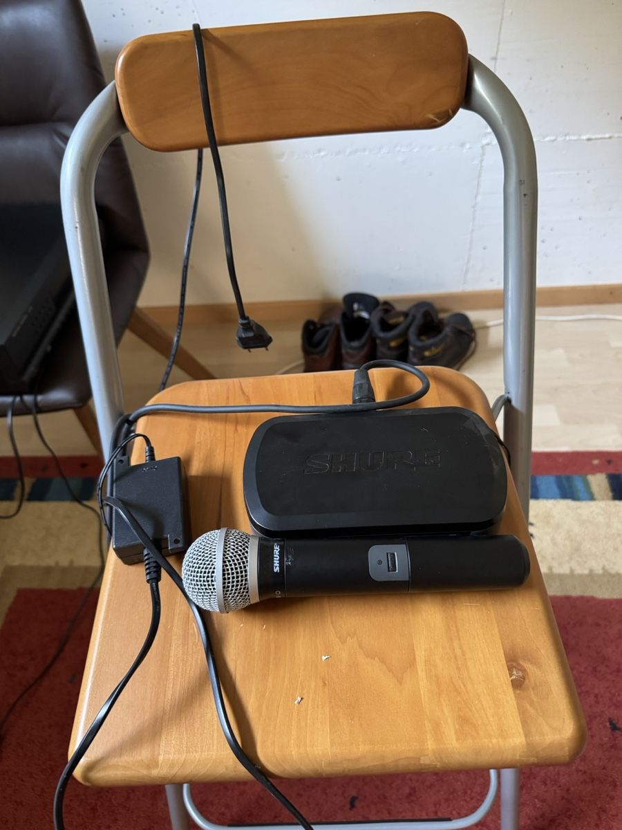 Shure Mikrofone: Microphone sans fil Shure avec chargeur – Gebraucht aus Genève von chr_77nw