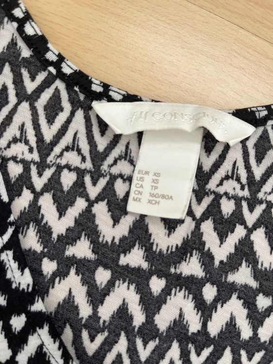 H&M Blouses, T-shirts & Tops: Luftiges H&M Top in XS – D'occasion à Diepoldsau par Sonne14 1