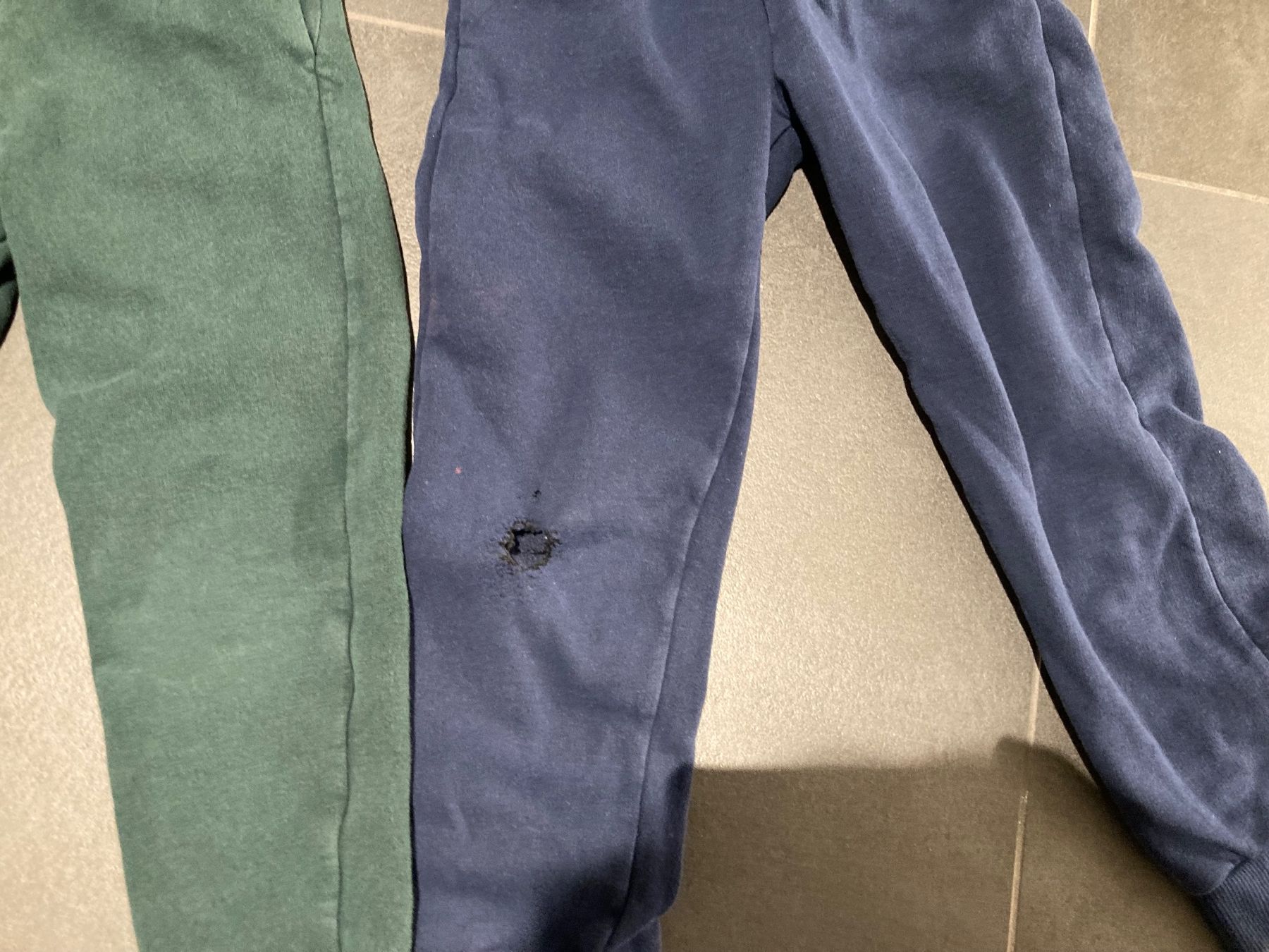 H&M Pantaloni: 3 x Trainerhose – Usato da Bülach venduto da Stellina72 2