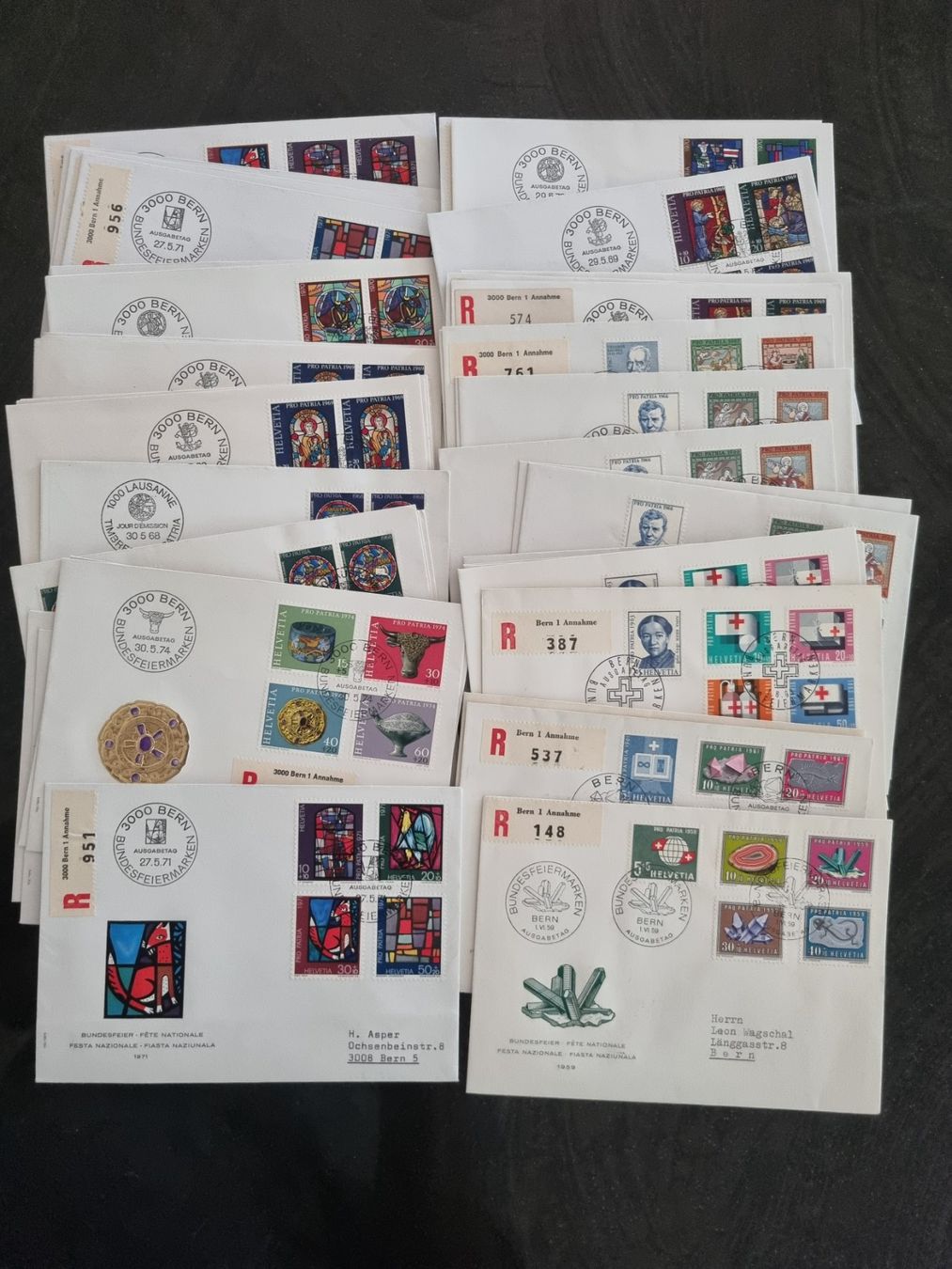 Tutti i francobolli: Lot mit 48 FDC Pro Patria, viele im VB – Usato da Gümligen venduto da Geniusbuy