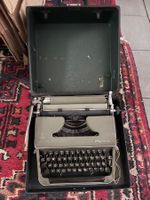 Schreibmaschine Olympia mit Koffer, gut erhaltener Zustand