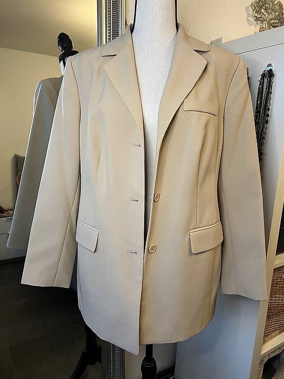 Giacche: Blazer in Beige ? Größe XL – Usato da Urdorf venduto da Marybyii 3