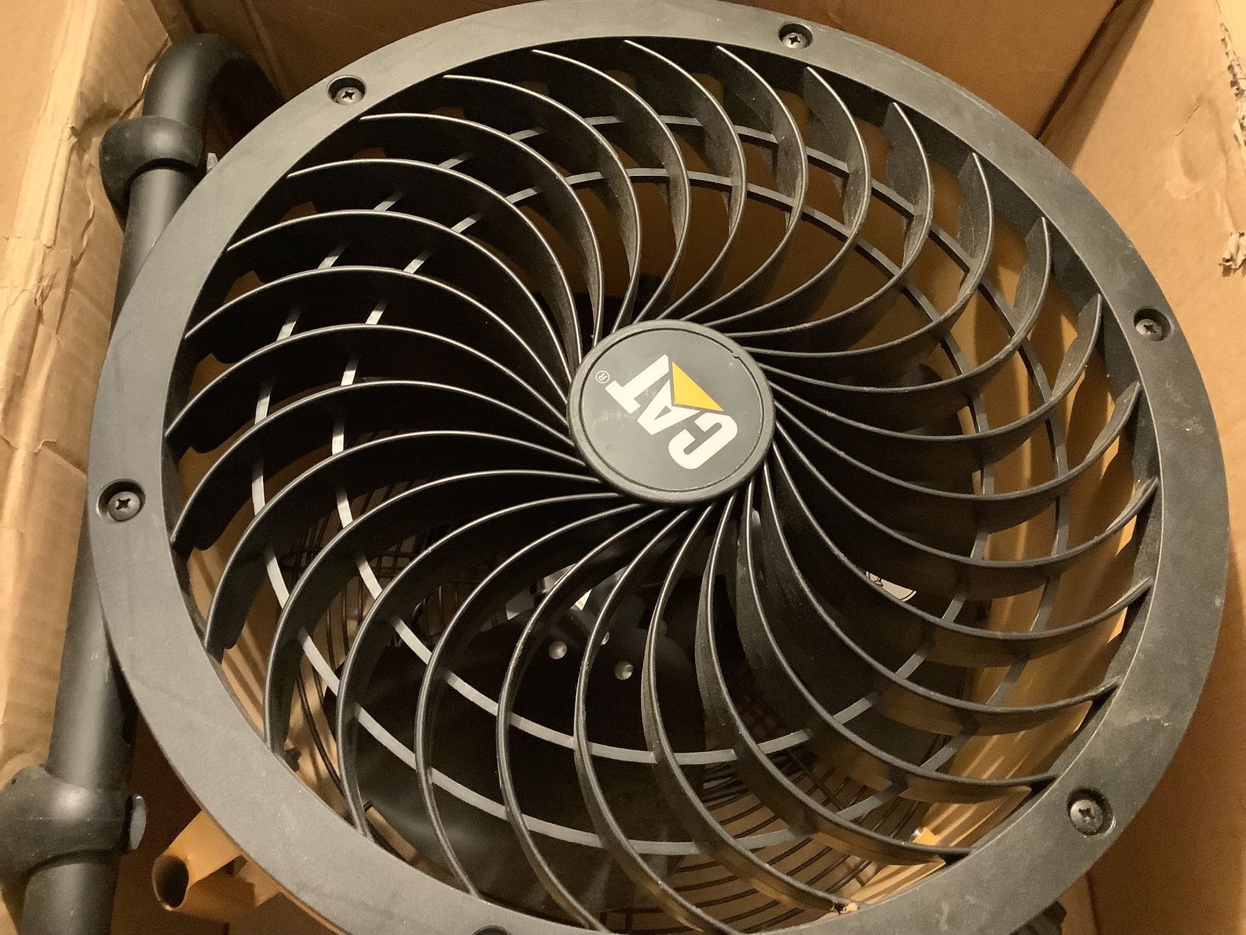 Caterpillar Ventilatori: Bodenventilator Caterpillar 35 cm Top Zustand – Usato da Seuzach venduto da peli543 4