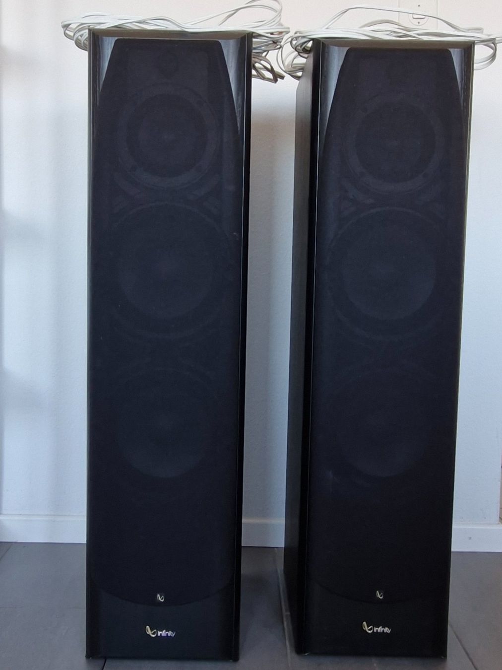 Infinity Haut-parleurs: Infinity Alpha 50 Boxen, Schwarz – D'occasion à zuerich par olga020