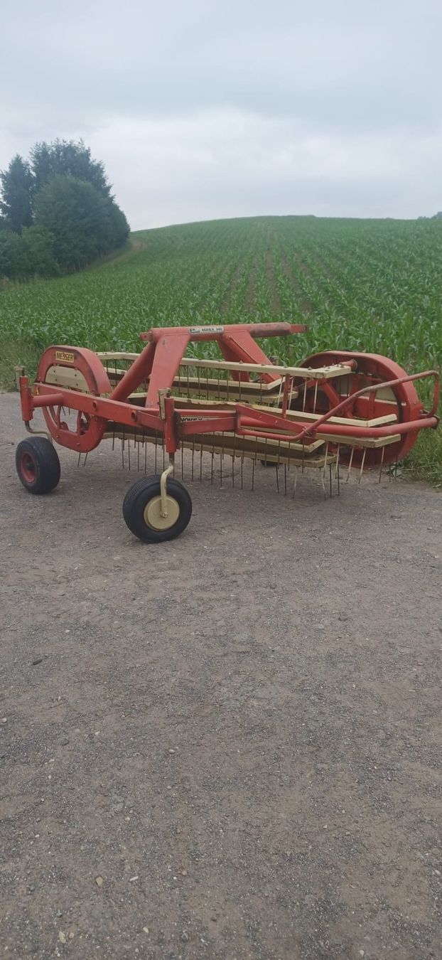 Raccolta foraggio grezzo: Kammschwader PZ hydraulisch angetrieben – Usato da Grosswangen venduto da jepe555 1