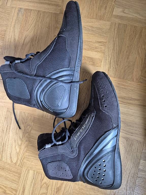 Herrenschuhe: Dainese Motorradschuhe Sommer 41 – Gebraucht aus Arlesheim von Mamamarie 2