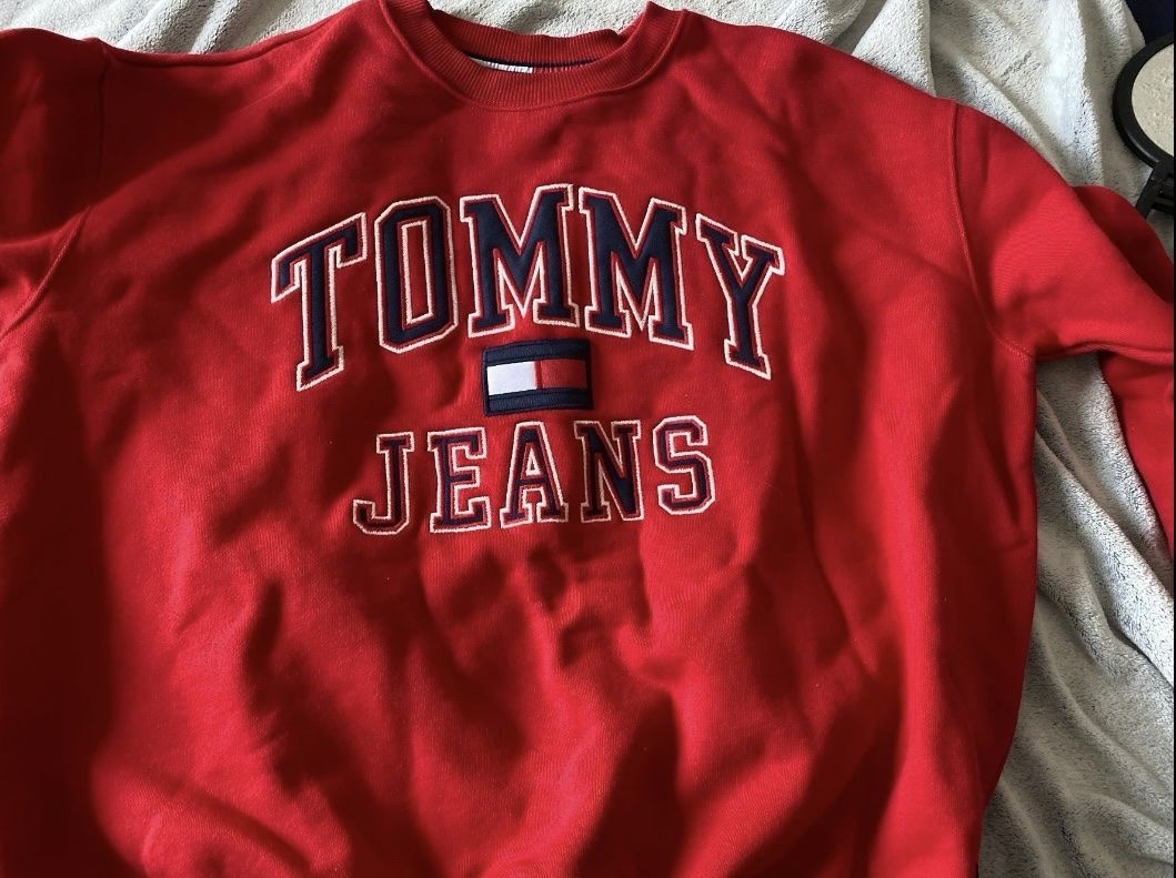 Tommy Hilfiger Pullover & Sweatshirts: Tommy Hilfiger Pulli – Neu (gemäss Beschreibung) aus Spiez von Michaela333