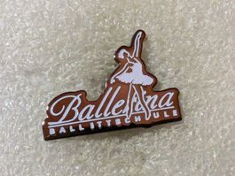 Ansteckpin 74: Ballerina