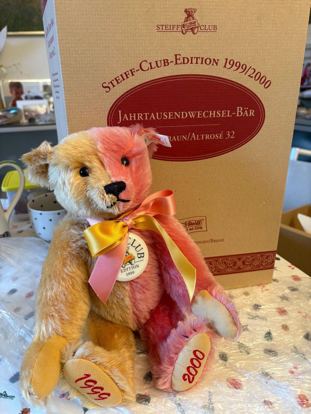 Steiff Spielzeuge: Steiff Jahrtausendwechsel-Bär 1999/2000 – Neu (gemäss Beschreibung) aus Zürich von marlen.oehler
