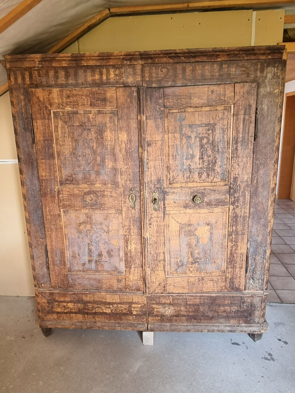 Armadi: Antiker Schrank – Usato da Rheinklingen venduto da Weinberg14