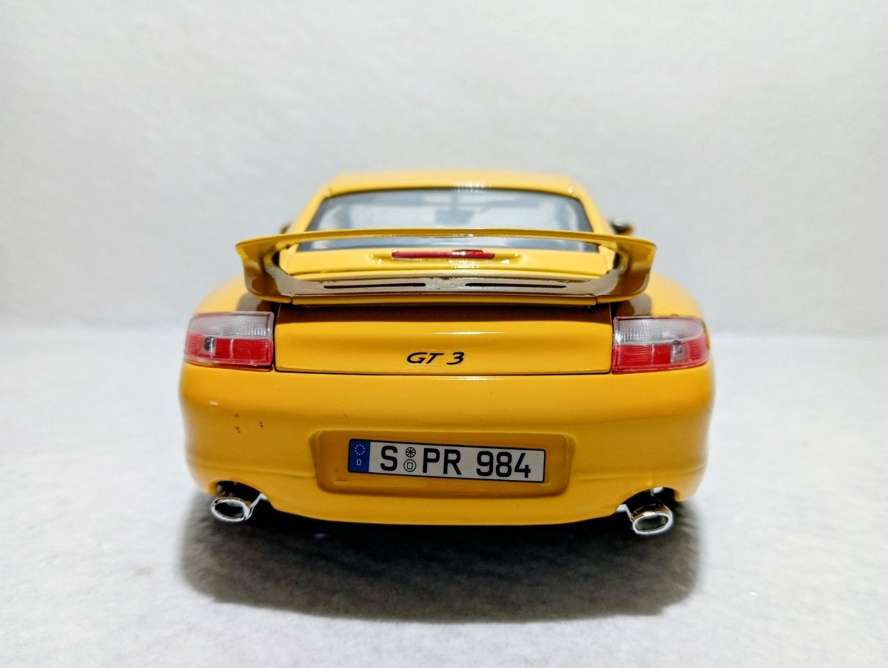 Bburago Modellautos: Porsche Carrera 911  GT3   1987 – Neu (gemäss Beschreibung) aus Huttwil von Secondtrain 3