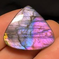 Wunderschönes Labradorit Cabochon von höchster Qualität!