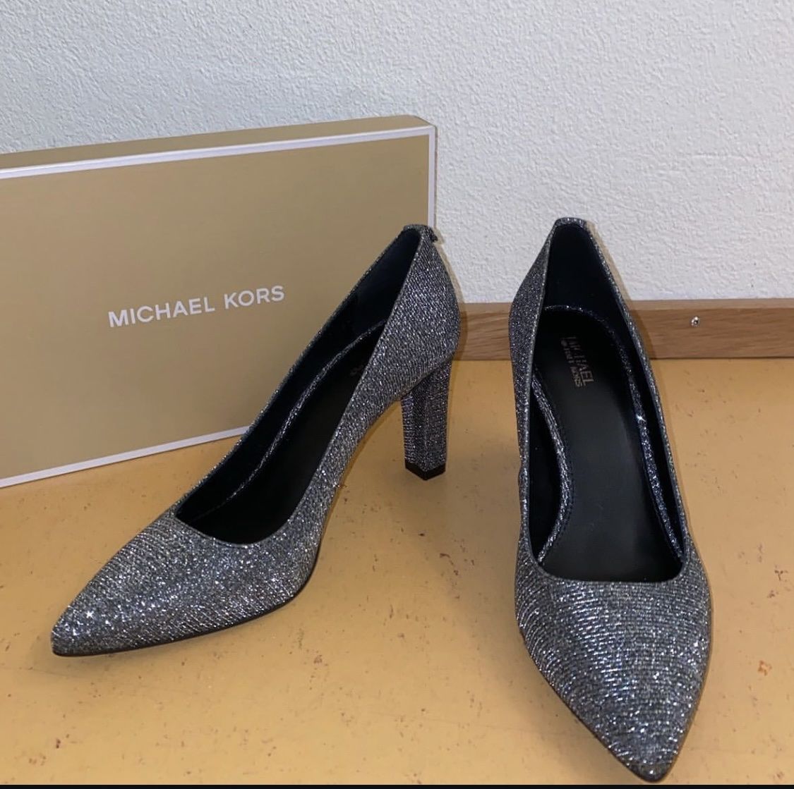 Michael Kors Scarpe da donna: Michael Kors Pumps Glitzer – Nuovo (secondo la descrizione) da Zürich venduto da del_gdm2 1
