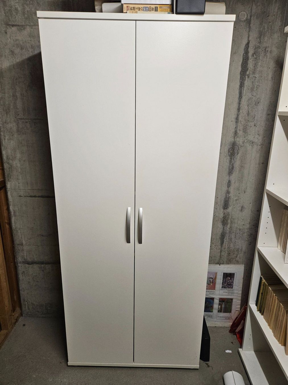 Armoires: Weisser grosser Schrank – D'occasion à Olten par p_s_d75c