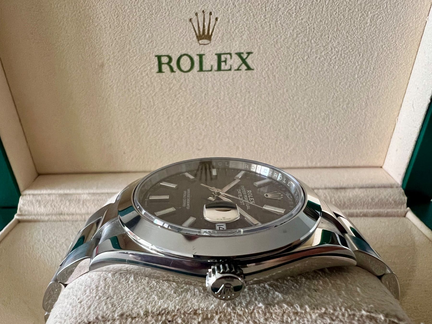 Rolex Uhren: ROLEX Datejust 41 Rhodium dial, Ref. 126300, Full Set 2019 – Neu (gemäss Beschreibung) aus Le Mont-sur-Lausanne von LycaGallery 4