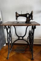 Authentique machine à coudre Biesolt & Locke (Meissen)