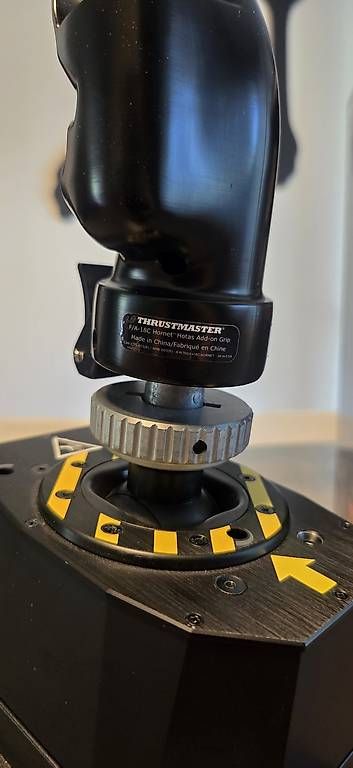 Modellbausätze & Standmodelle: Thrusmaster A.V.A F/A 18 super hornet – Gebraucht aus Vernier von the_p7gg 3