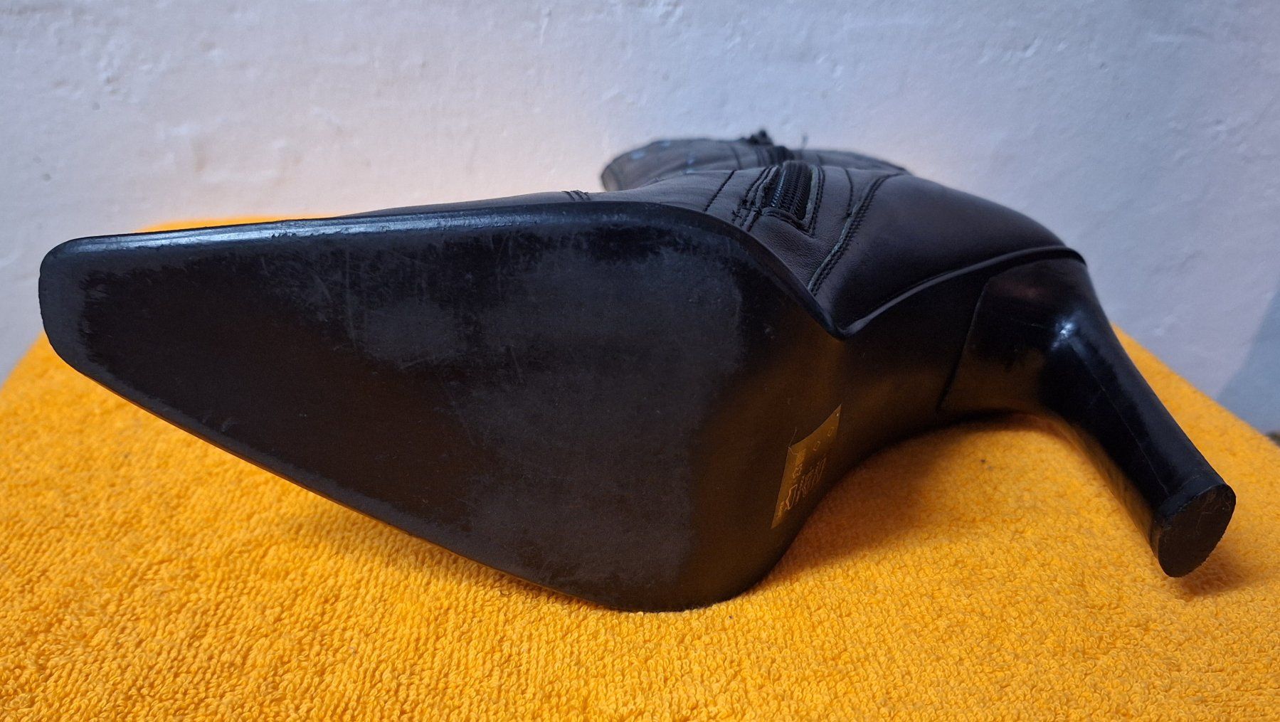 Scarpe da donna: Leichte Sommer Stiefelette, Leder mit Muster Gr. 39 – Usato da Muri AG venduto da Edlerweiss 6