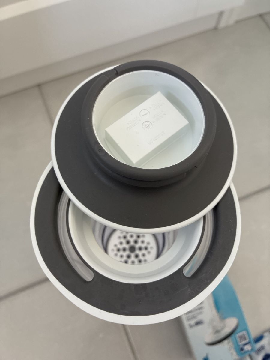 Installations sanitaires: Brita Wasserfilter Karaffe mit 3 MicroDisc Filtern, top – Neuf (Voir description) à Pfäffikon ZH par Shona 3