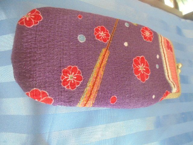 Autres vêtements & accessoires: Brillenetui mit Blumen – Neuf (Voir description) à Hinwil par Glasperlen 2