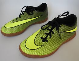 Chaussures de football Nike t. 38.5