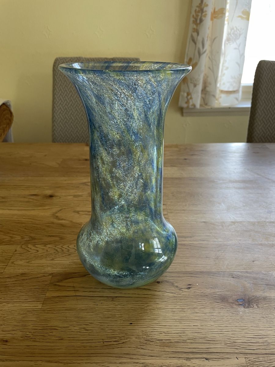 Vasen & Gefässe: Schöne spezielle Vase – Gebraucht aus Flawil von Naphtali
