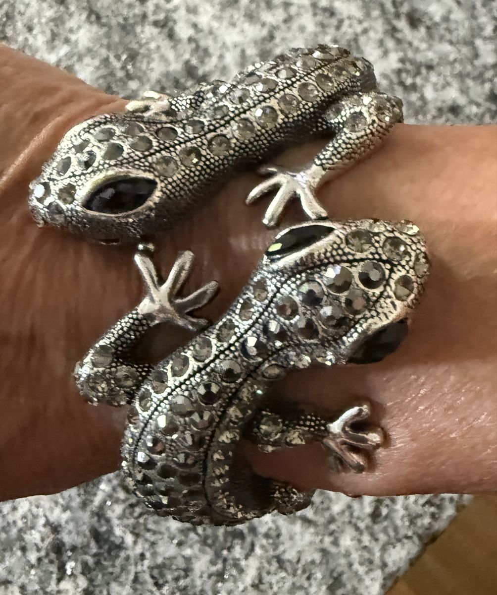 Armbänder & -reifen: Armspange mit Gekos – Neu (gemäss Beschreibung) aus Einsiedeln von Mauki