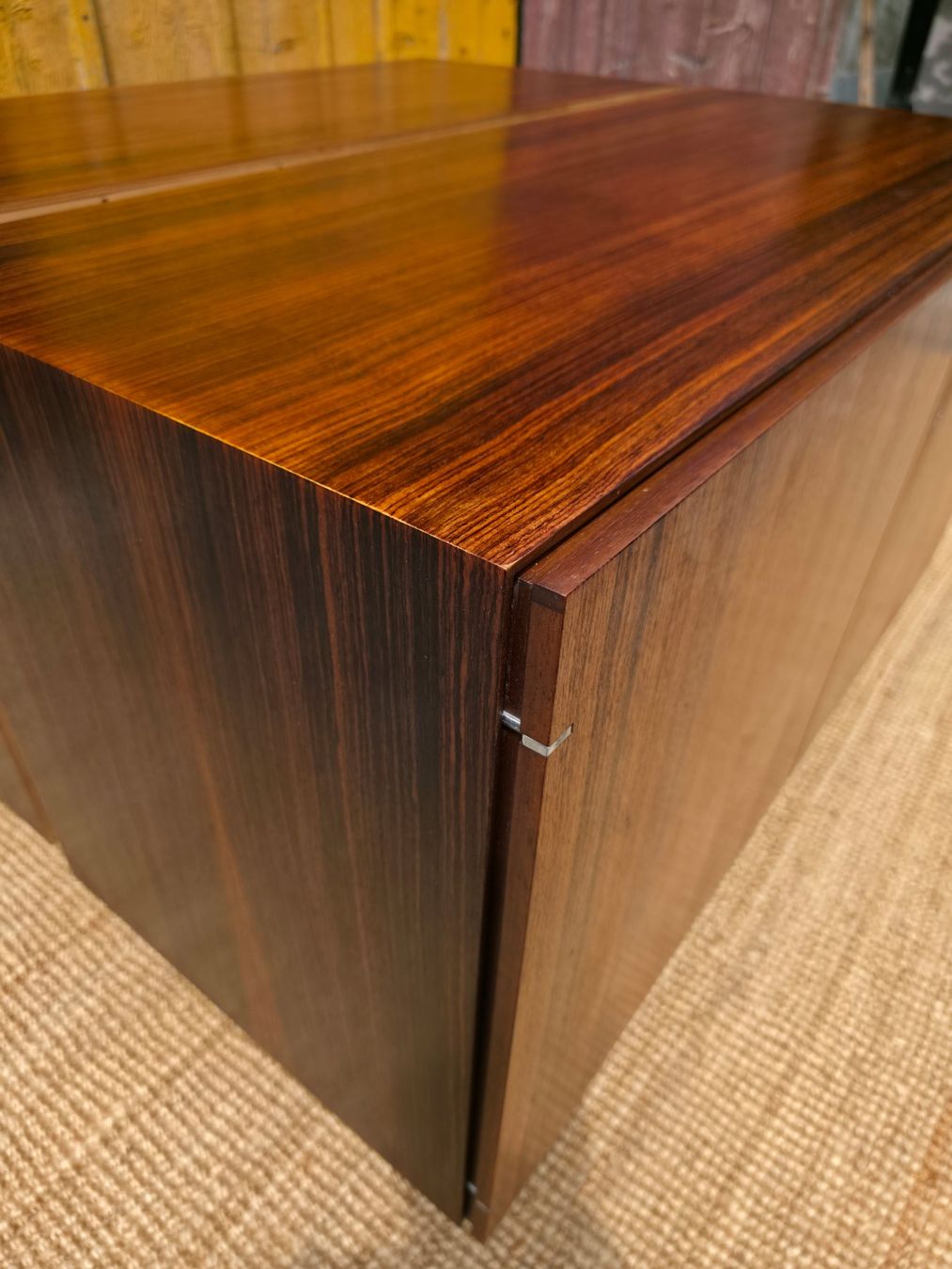 Credenze: Wohnhilfe Sideboard Entwurf Urs Rösch in Palisander – Usato da Haslen AI venduto da Vintagelix 6
