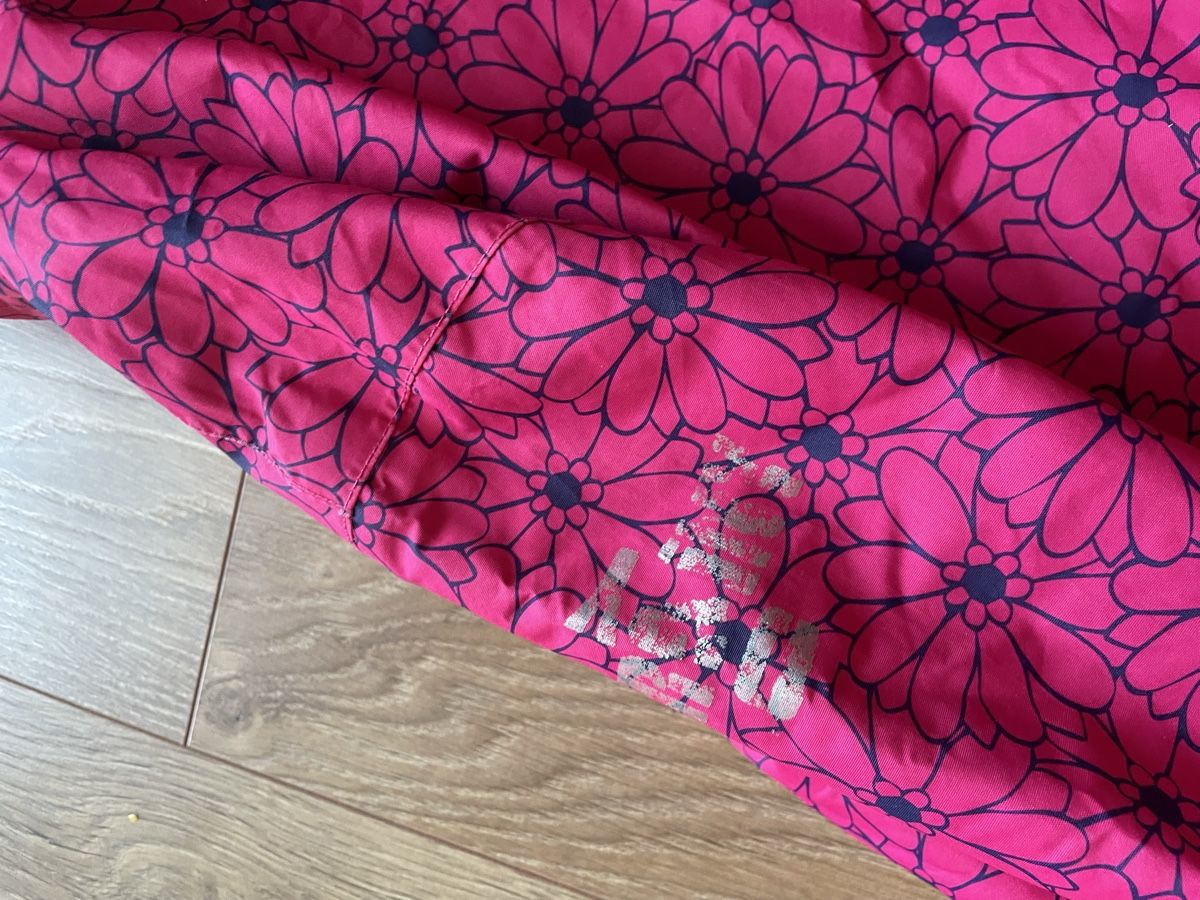 Giacche & Cappotti: Kinder Regenjacke Grösse 98, Blumenmuster – Usato da Grosshöchstetten venduto da and_7gf5 5