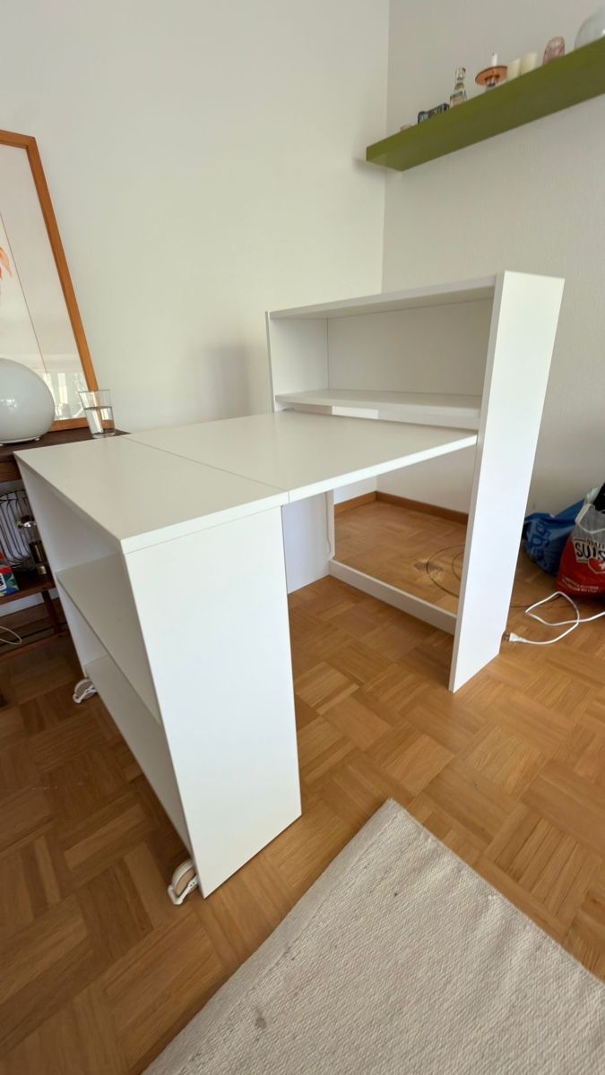 Ikea Scrivanie: Weisser Schreibtisch mit Rollen & Regal – Usato da Münchenstein venduto da s0r4y4 2