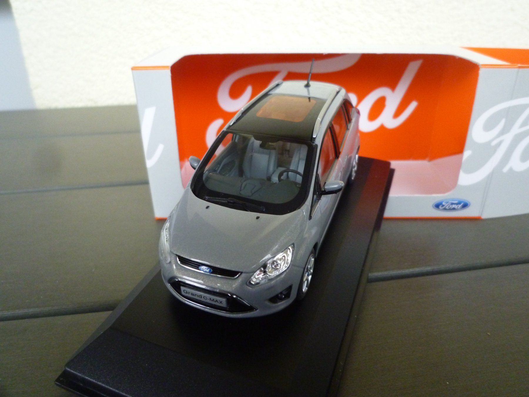 Modellini d'auto: Ford Grand C-Max – Nuovo e nell'imballaggio originale da Flawil venduto da Imperiosud 2