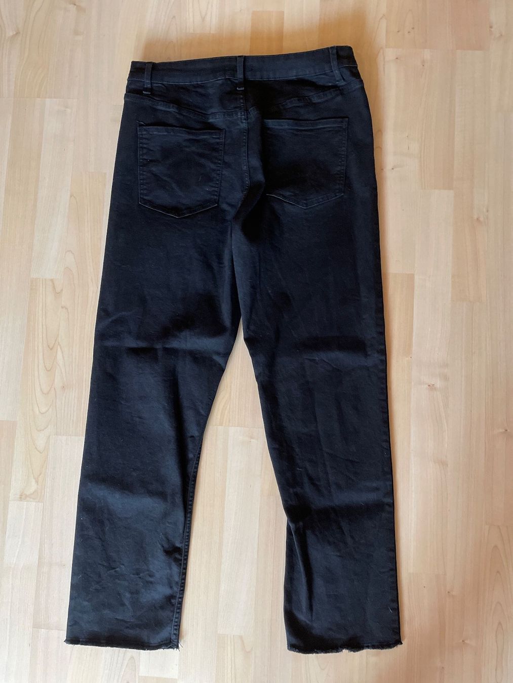 Jeans: schwarze Damen Jeans 42 – Gebraucht aus Münsingen von Ckolibri 1