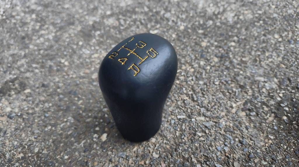 Tutti pezzi di ricambio auto: Mitsubishi Eclipse 2G 95-99 Schaltknauf gold – Usato da Dachsen venduto da PhantomDMOD