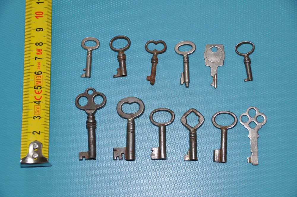 Schlüssel antik/alt, klein bis sehr klein, 12St.