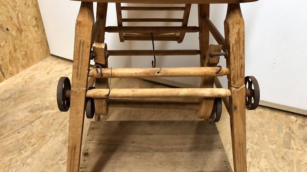 Hochstühle: Antiker Kinderhochstuhl aus Holz – Gebraucht aus Bern von laura1988 3