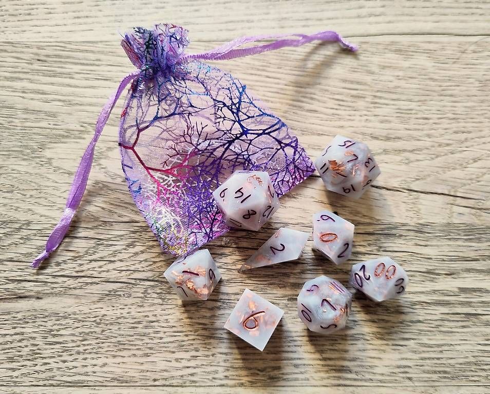 Giochi: Lot de dés JDR artisanaux neufs – Nuovo e nell'imballaggio originale da Yvonand venduto da rox_8y69