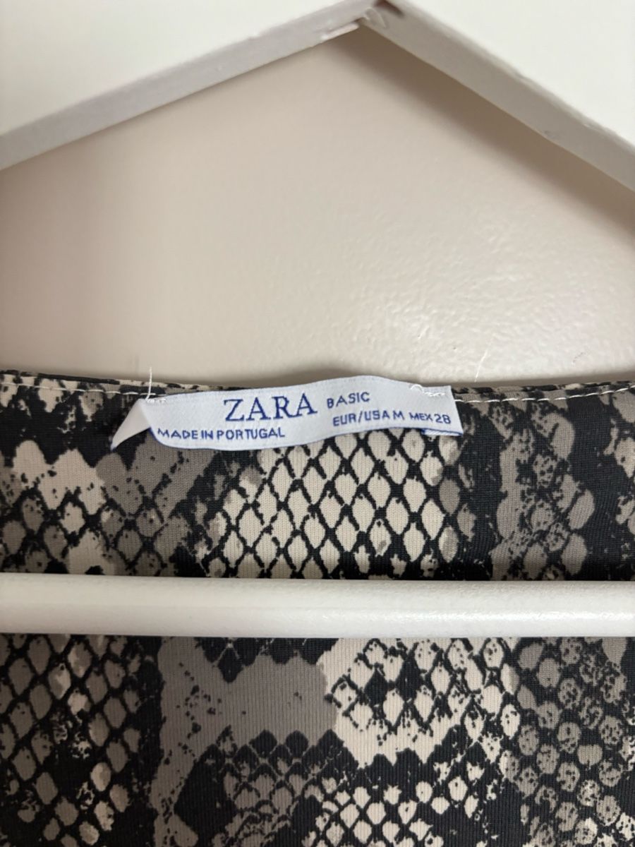 Zara Top: Zara Oberteil Schlangenprint Gr M  – Usato da Arbon venduto da Viktoriaa 1