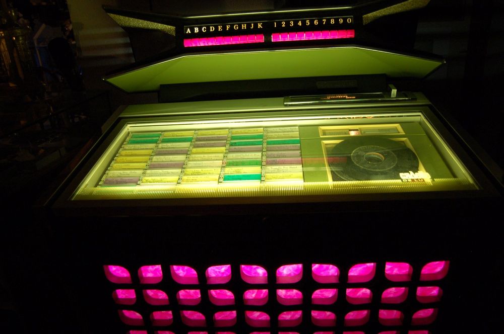 Musikbox Jukebox ROWE AMI (Defekt) in Bauma für CHF 555 – nur Abholung ...