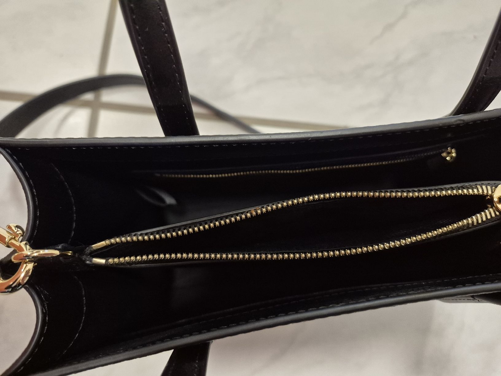 Lacoste Sacs femmes: Lacoste Lederhandtasche – Neuf (Voir description) à Zizers par cla_hhz8 3
