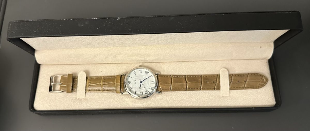 Montres: Uhr – Neuf avec emballage d'origine à Zürich par Simon8032