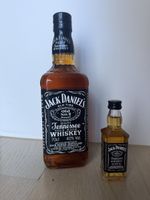 Jack Daniel's Whiskey, 70cl Flasche + Miniatur Flasche