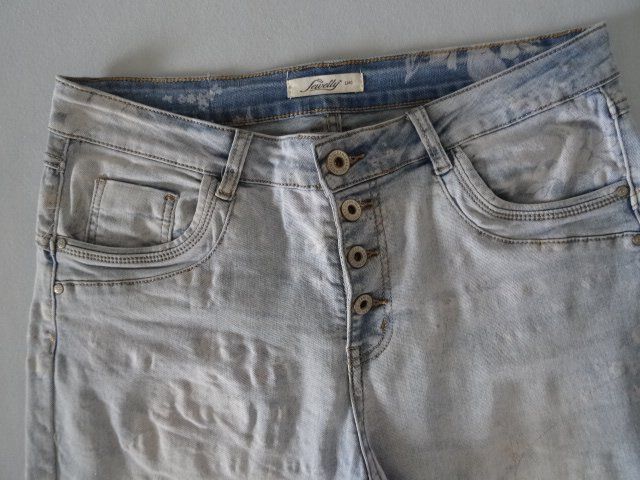 Jeans: Jeans knielang, elastisch, Gr. L/ 40 – Usato da Bazenheid venduto da Aebi55 1