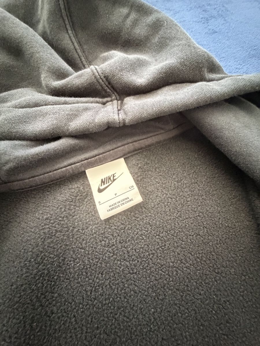 Nike Jacken: Nike Kapuzenpullover grau Grösse S guter Zustand!!! – Gebraucht aus Ibach von Kindheit_SZ 4
