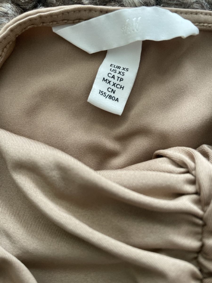 H&M Top: Eleganter Body in Beige  – Nuovo (secondo la descrizione) da Hedingen venduto da sam_vks6 1