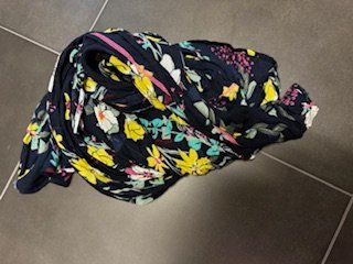 Cecil Foulard & Sciarpe: CECIL Schal mit Blumen – Usato da Gommiswald venduto da Anika6