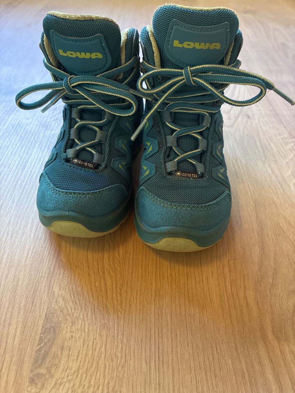 Lowa Scarpe per ragazzi: Lowa Wanderschuhe türkis Grösse 26 – Usato da Eggenwil venduto da mic_b5l2