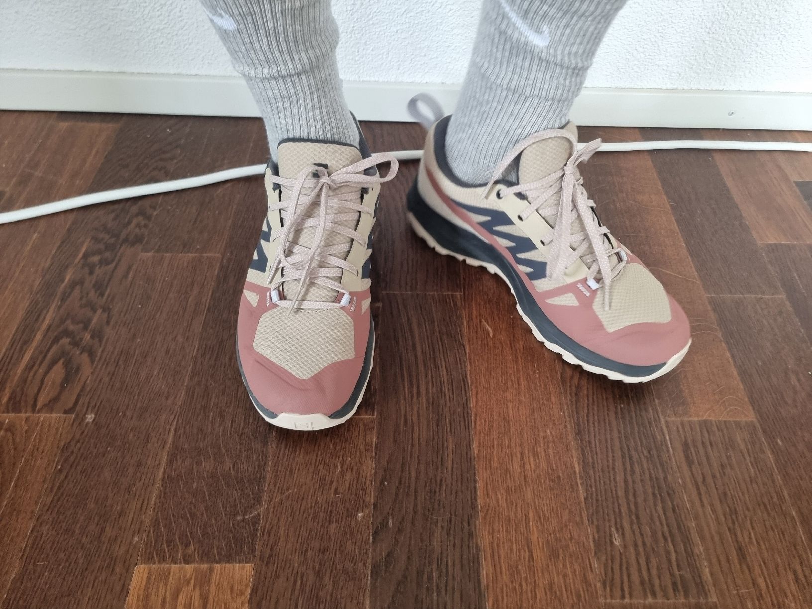 Salomon Chaussures femmes: Salomon 40 Trekkingschuhe Wanderschuhe – D'occasion à Baden par Giuseppe5 6