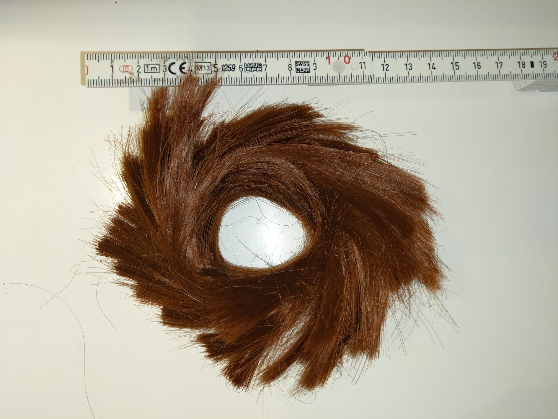 Parrucche: petite postiche de cheveux synthétique chatain clair roux – Usato da Lausanne venduto da tal_01 1